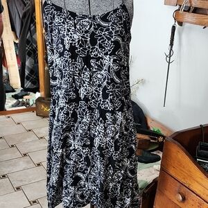 Island Girl Floral Black and White Dress Medium